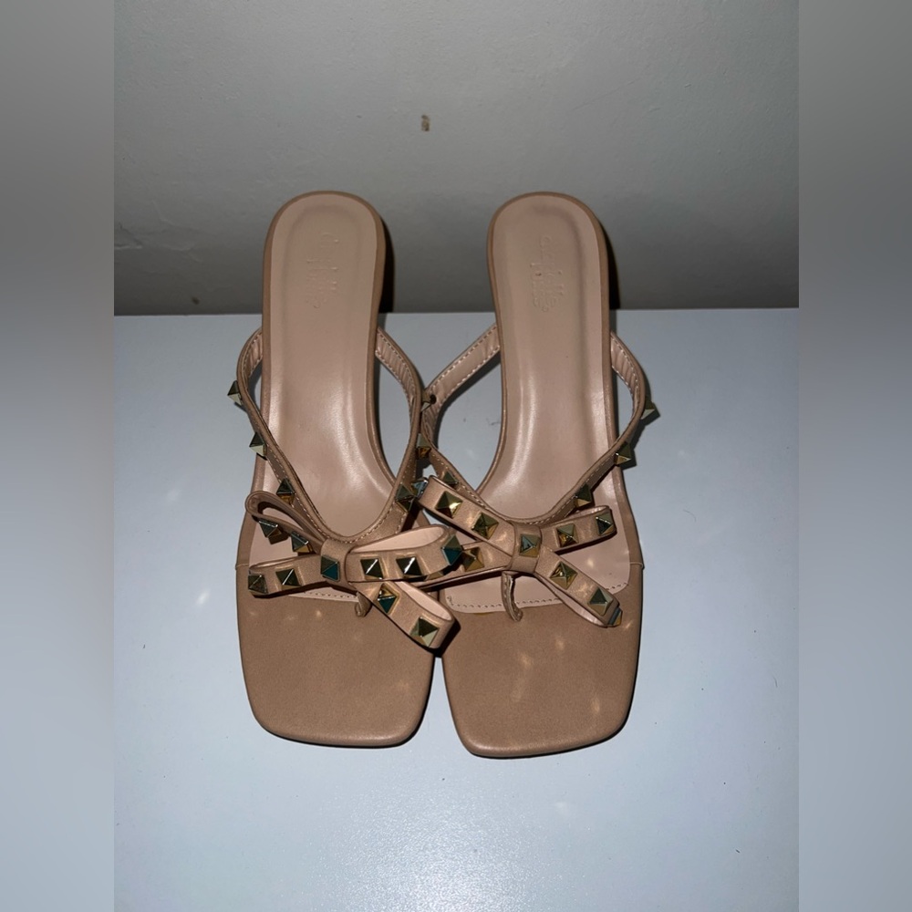 Bow flip flop heel